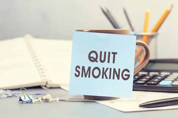 Quit Smoking Concept Text Sticky Note Closeup Personal Agenda — Stock Photo, Image