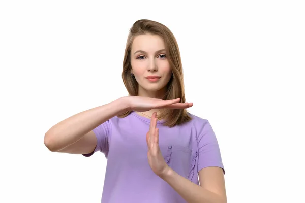 Eine Junge Frau Lässigem Shirt Zeigt Eine Auszeit Geste Und — Stockfoto