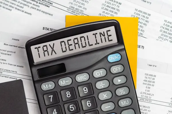 Fecha Límite Impuestos Pantalla Calculadora Está Escrito Impuesto Deadline —  Fotos de Stock