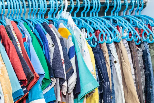plastik askı çocuk elbise 