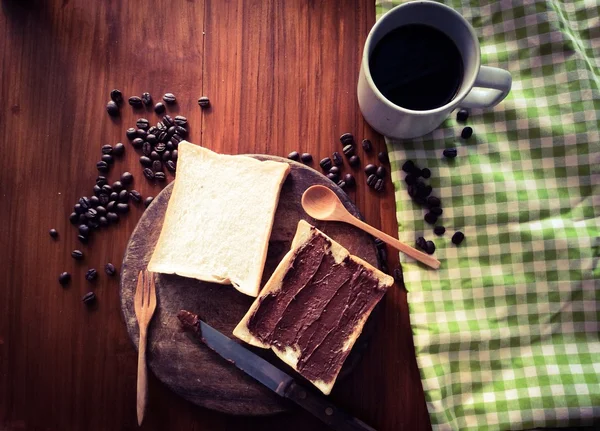 Tostadas con chocolate y café caliente — Foto de Stock