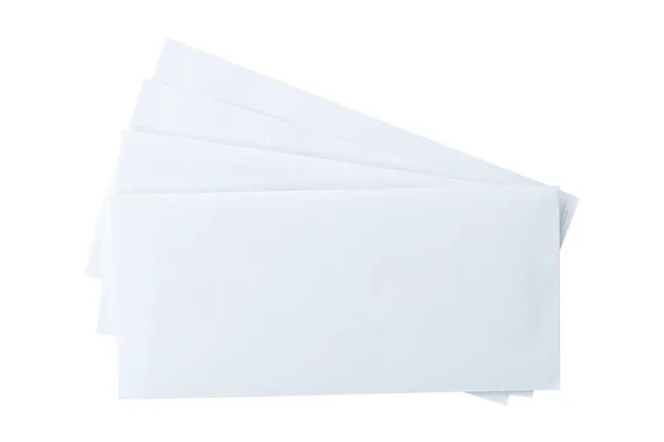 白い背景に隔離された文字や白い封筒の山 手紙のトップビュー クリッピングパスを持つオブジェクト — ストック写真