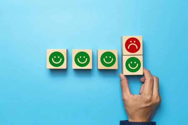 Cliente Elegir Sonrisa Cara Emoticono Sobre Fondo Azul Calificación Del —  Fotos de Stock