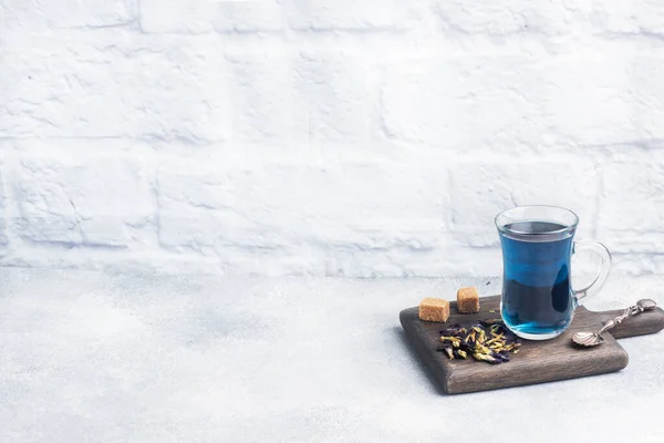 Thai Blue Tea Anchan Buds Klitoria Ternate Glass Cup Grey — Foto Stock