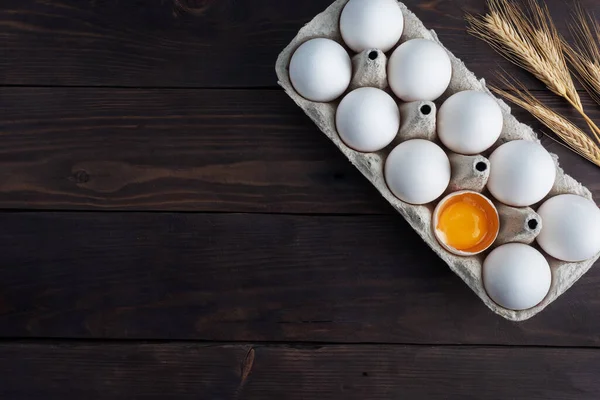Telur Ayam Segar Dalam Kemasan Telur Mentah Dalam Cangkang Putih — Stok Foto