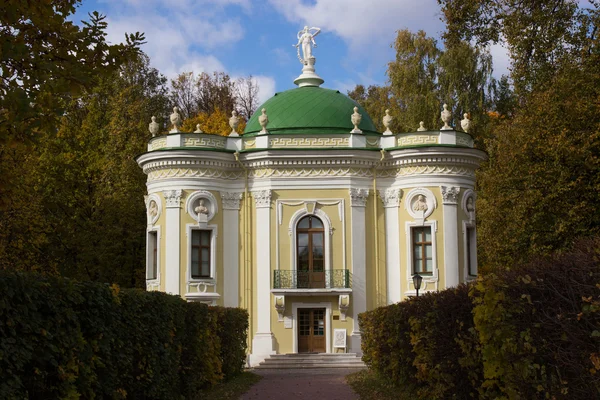 Edifício histórico no Parque Kuskovo — Fotografia de Stock