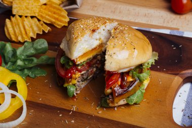 Hamburger portre gibi davran