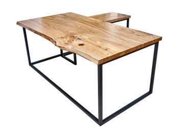 Beyaz zemin üzerine metal tabanlı canlı kenar karaağaç oyun masası tezgahı