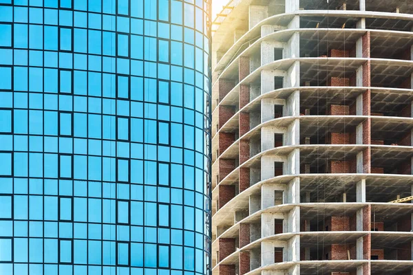 Edificio Rascacielos Contemporáneo Con Fachada Vidrio Azul Carcasa Gran Altura — Foto de Stock