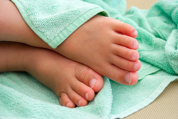 Children's feet — Stock Photo, Image