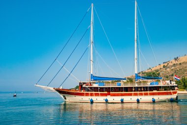 İle sönük yelken yelkenli