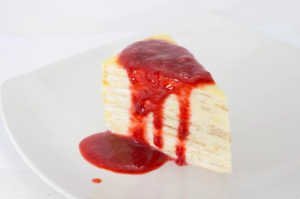 Crêpe Gâteau à la source de fraise — Photo