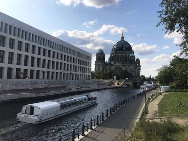 Rzeka Szprewa Berlinie Niemcy — Zdjęcie stockowe