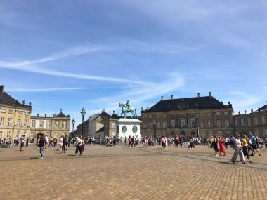 Kopenhag 'daki Amalienborg Sarayı