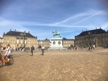 Kopenhag 'daki Amalienborg Sarayı