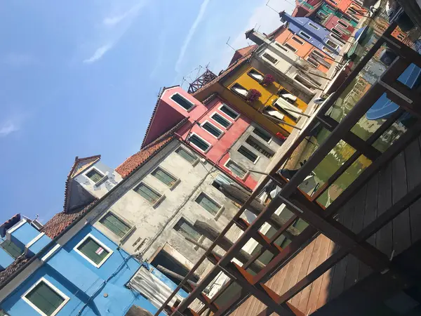 Burano Canal Isla Casas Colores Con Barcos Venecia Italia — Foto de Stock