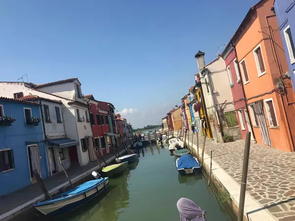 Burano Island Canal Colorful Houses Boats Venice Italy — Stock Photo, Image