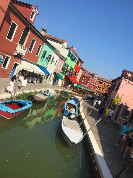 Insel Burano Kanal Und Bunte Häuser Mit Booten Venedig Italien — Stockfoto