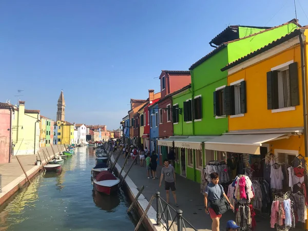 Burano Canal Isla Casas Colores Con Barcos Venecia Italia — Foto de Stock