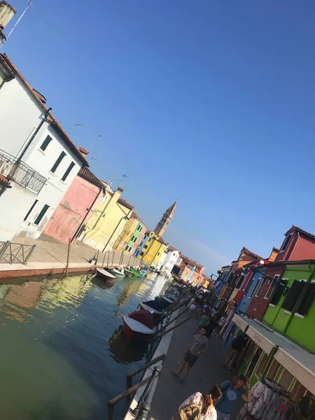 Burano Canal Isla Casas Colores Con Barcos Venecia Italia — Foto de Stock