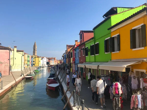 Burano Canal Isla Casas Colores Con Barcos Venecia Italia — Foto de Stock