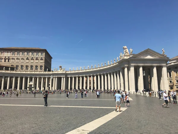 意大利梵蒂冈圣彼得教堂广场 — 图库照片