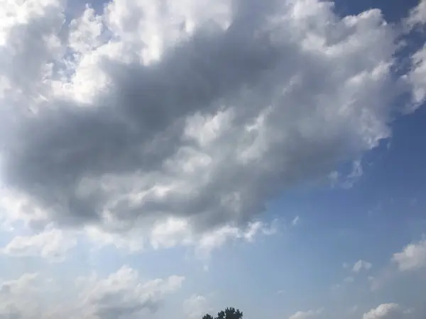 イタリア ローマのフィールド上の雲 — ストック写真