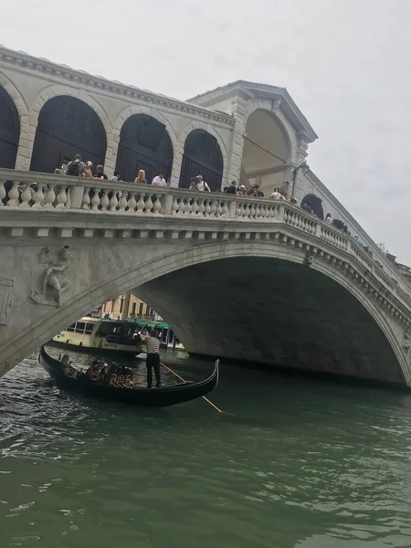 イタリア ヴェネツィアの運河の眺め — ストック写真