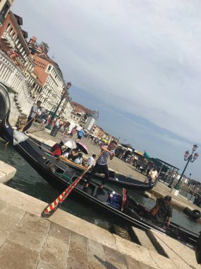 Venedik, İtalya 'daki yolcu gemisinin Gondol park geçmişi