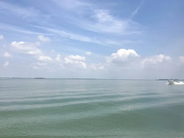 意大利威尼斯蓝天的海景 — 图库照片