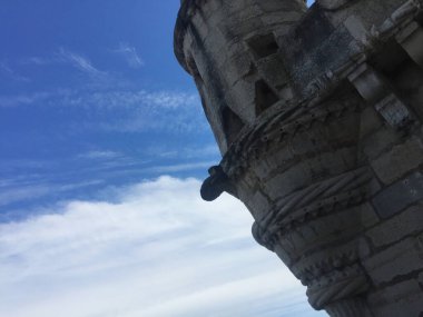 Lizbon 'daki Tagus nehrinin yakınındaki Belem Kulesi.