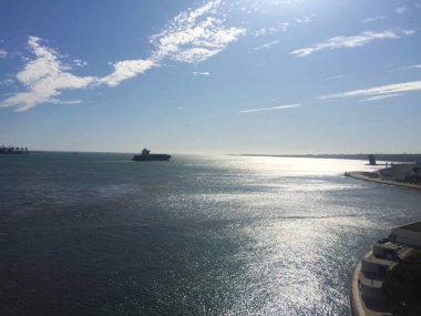 Portekiz, Lizbon 'daki Belem Kulesi yakınlarındaki Tagus Nehri