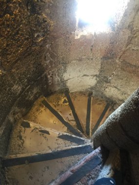 Lizbon 'daki Tagus nehrinin yakınındaki Belem Kulesi.