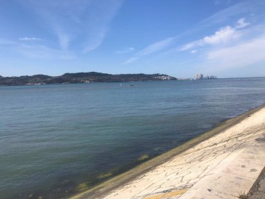 Lizbon 'daki Tagus Nehri manzarası