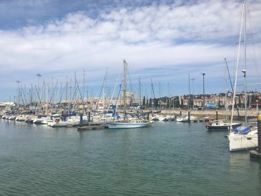 Lizbon, Portekiz 'deki Keşifler Anıtı yakınlarındaki Tagus Nehri