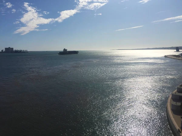 Tagus River Κοντά Στον Πύργο Belem Στη Λισαβόνα Πορτογαλία — Φωτογραφία Αρχείου