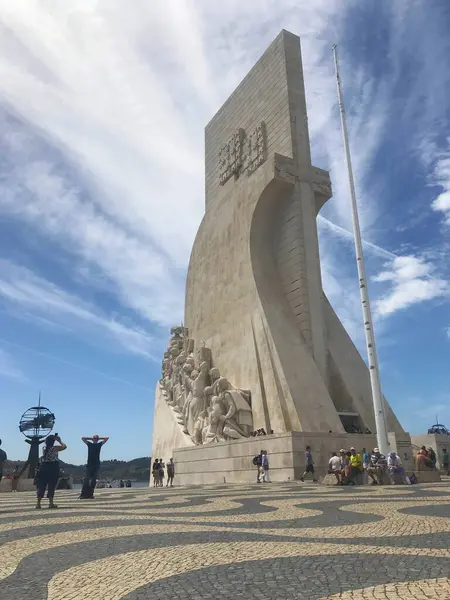 Памятник Открытиям Лиссабоне Португалия — стоковое фото