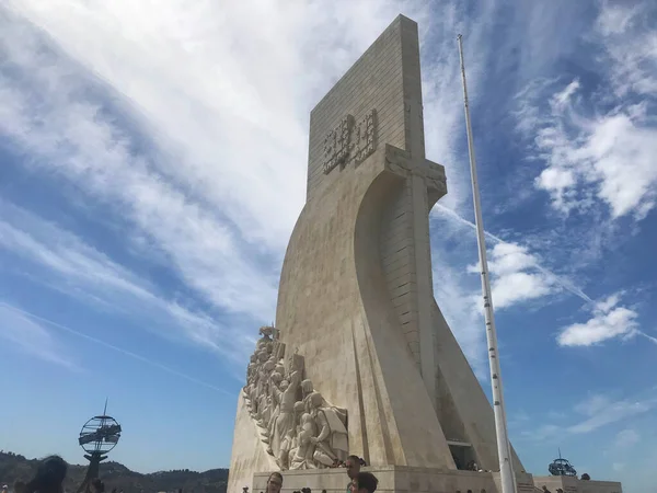 Памятник Открытиям Лиссабоне Португалия — стоковое фото