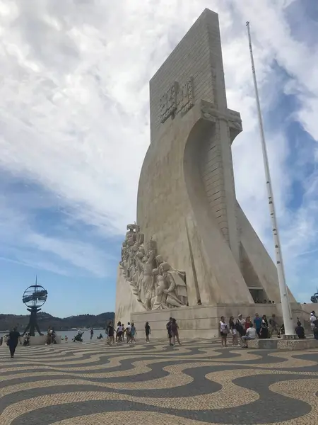 Памятник Открытиям Лиссабоне Португалия — стоковое фото