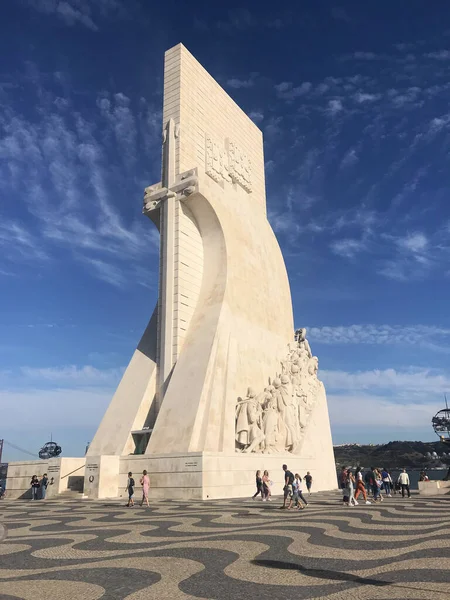 Памятник Открытиям Лиссабоне Португалия — стоковое фото
