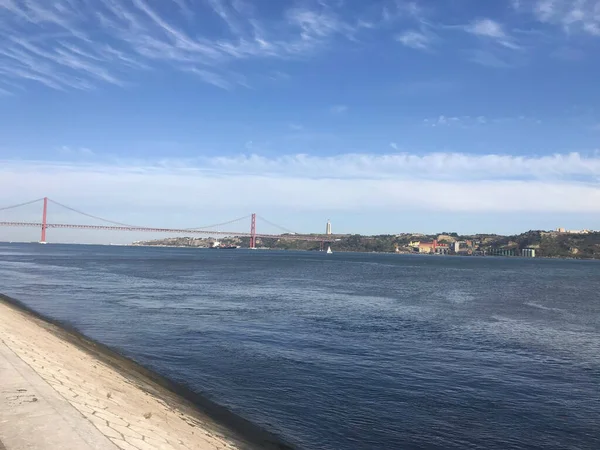 Tagus River Κοντά Στο Μνημείο Για Τις Ανακαλύψεις Στη Λισαβόνα — Φωτογραφία Αρχείου