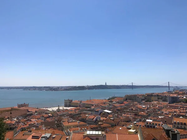 Lisszabonban Található Alfama Tagus Folyó Vörös Tetőjére Néző Légi Felvétel — Stock Fotó
