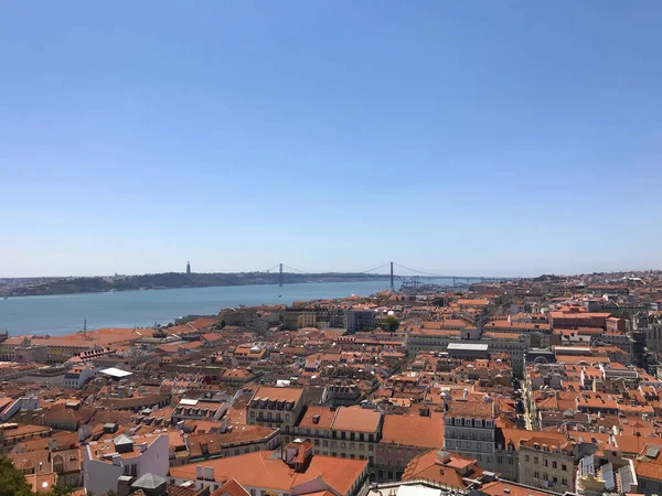 Widok Lotu Ptaka Czerwone Dachy Alfamy Rzeki Tagus Lizbonie Portugalia — Zdjęcie stockowe