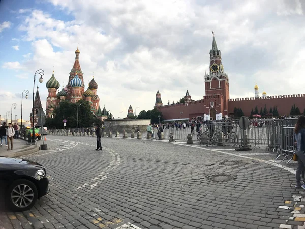 대성당 러시아 모스크바의 광장에 바질과 크렘린 — 스톡 사진