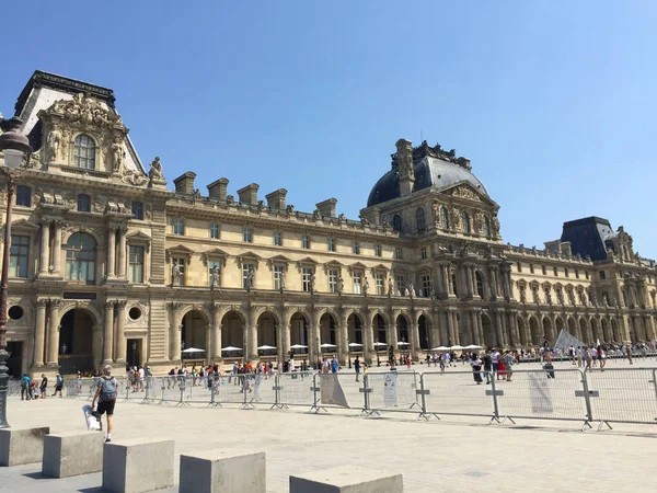 Museo Del Palacio Del Louvre Cerca Pirámide París Francia —  Fotos de Stock