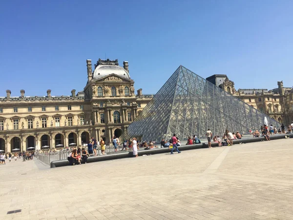 Louvre Palace Museum Pyramid Paris France — Stock Photo, Image