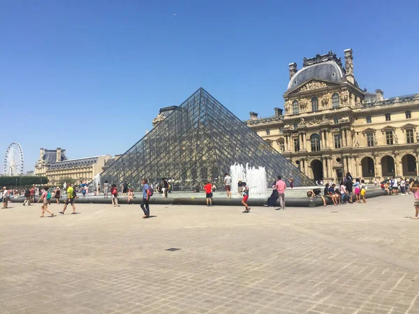 Louvre Palace Museum Pyramid Paris France — Stock Photo, Image