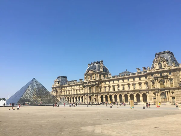 Museo Del Palacio Del Louvre Cerca Pirámide París Francia —  Fotos de Stock