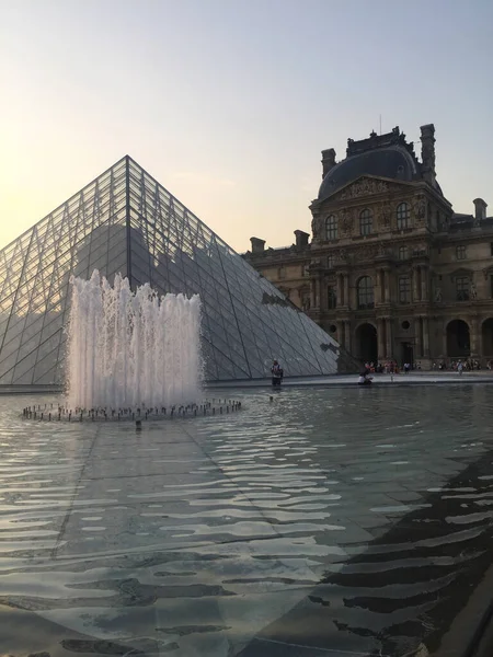 Museo Del Palacio Del Louvre Cerca Pirámide París Francia —  Fotos de Stock