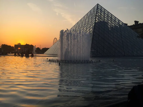 Het Louvre Palace Museum Bij Piramide Parijs Frankrijk Stockfoto